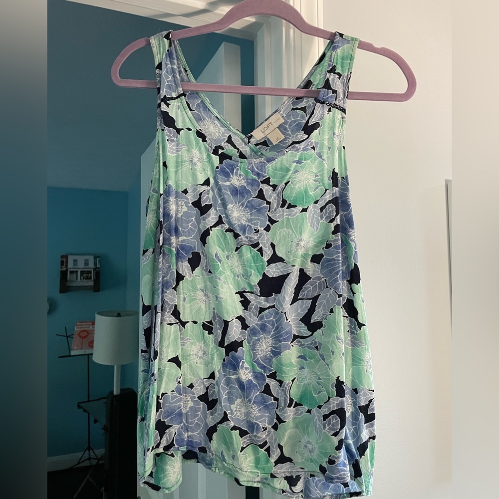 Loft large petite tank top with layered split in back